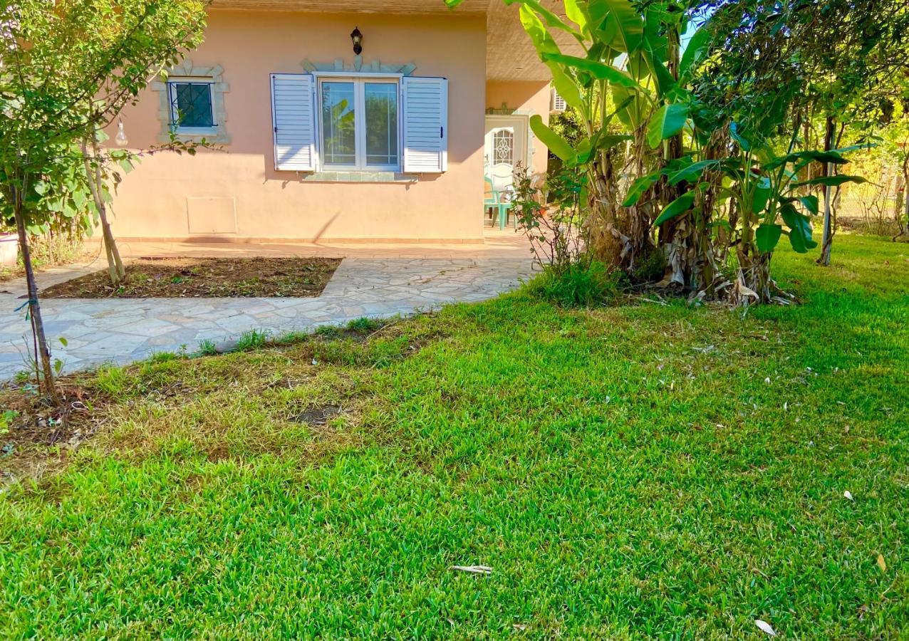 Cottage House,With Big Garden & Lawn Amaliada Экстерьер фото